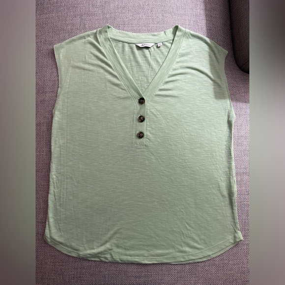 REITMAN’S CUTE LIGHTWEIGHT GREEN TOP NEVER WORN - Picture 5 of 10